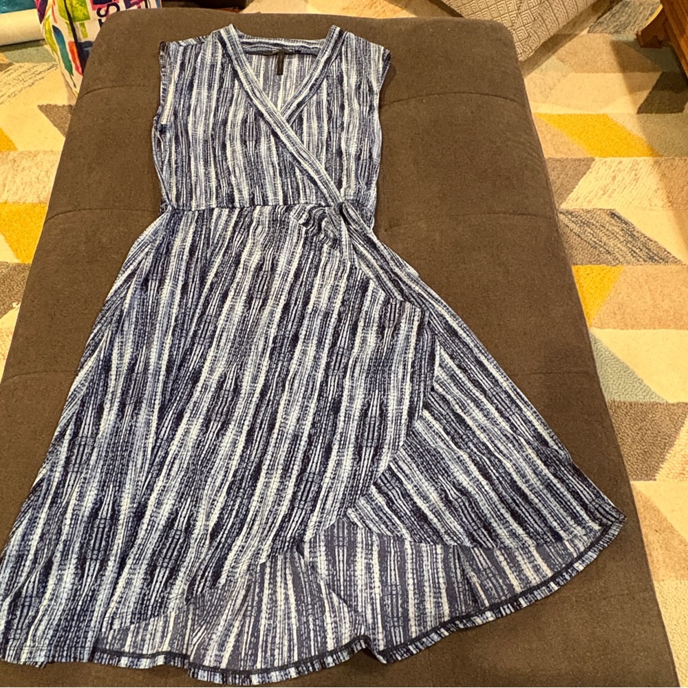 BCBGMaxAzria Navy and White Midi Wrap Dress S